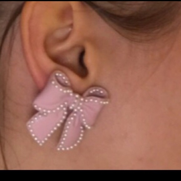 🎀 Beautiful 🎀 Pink 🎀 Bow 🎀 Earrings 🎀 - Picture 2 of 4